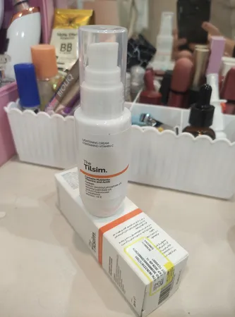 کرم روشن کننده دست و صورت تیلسیم مدل ویتامین C مناسب برای انواع پوست حجم 50 میلی‌لیتر