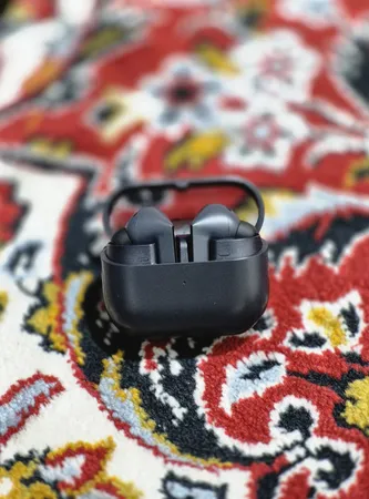 هدفون بلوتوثی سامسونگ مدل Galaxy Buds 3 FE