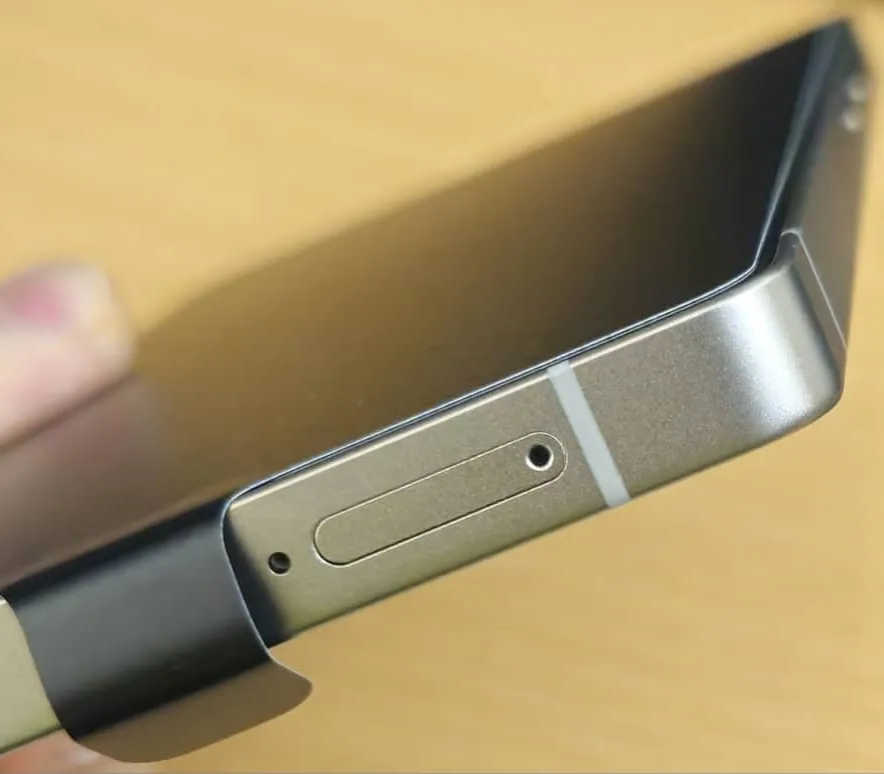 گوشی موبایل سامسونگ مدل Galaxy S25 Ultra دو سیم کارت ظرفیت 256 گیگابایت و رم 12 گیگابایت - پک ویتنام - به همراه شارژر 45 وات سامسونگ