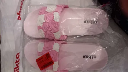 دمپایی دخترانه نیکتا طرح سه گل مدل K1-397-497-PK