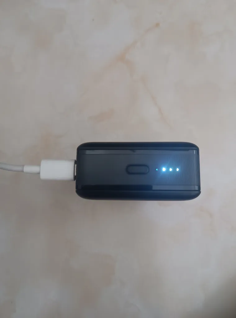 پاوربانک هترون مدل HPB2060ME ظرفیت 20000 میلی آمپر ساعت