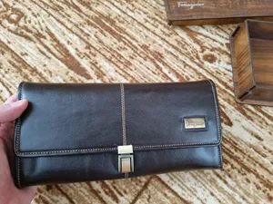 تجریه خرید کیف پول فراگامو مدل F145