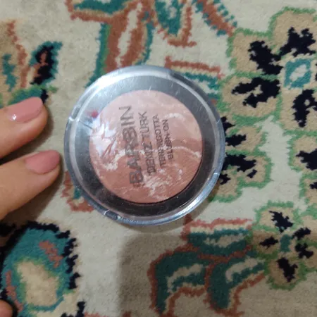 رژگونه باربین شماره B5 کد 4