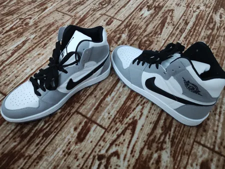 کفش مخصوص دویدن مدل Air Jordan 1 Mid Light Smoke