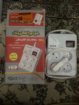 محافظ ولتاژ خیام الکتریک مدل چهارپریز