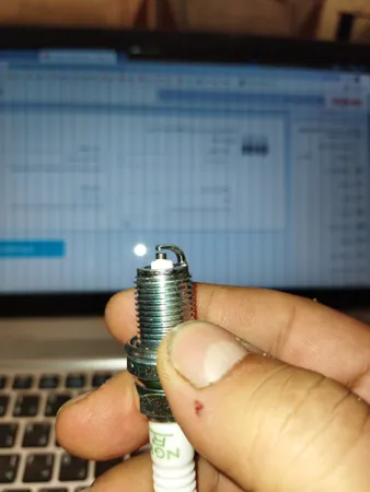 شمع خودرو ان جی کی مدل BKR6E بسته 4 عددی