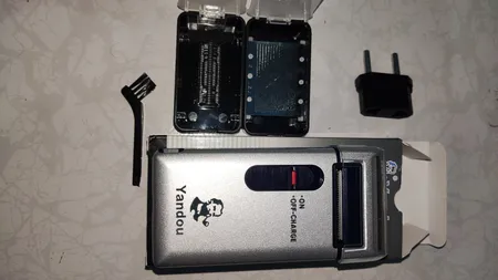 ماشین اصلاح موی صورت یاندو مدل Sv-w301u به همراه تیغه و توری یدک