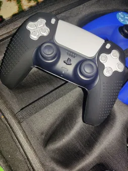 محافظ دسته پلی استیشن 5 مدل جلوباز C007