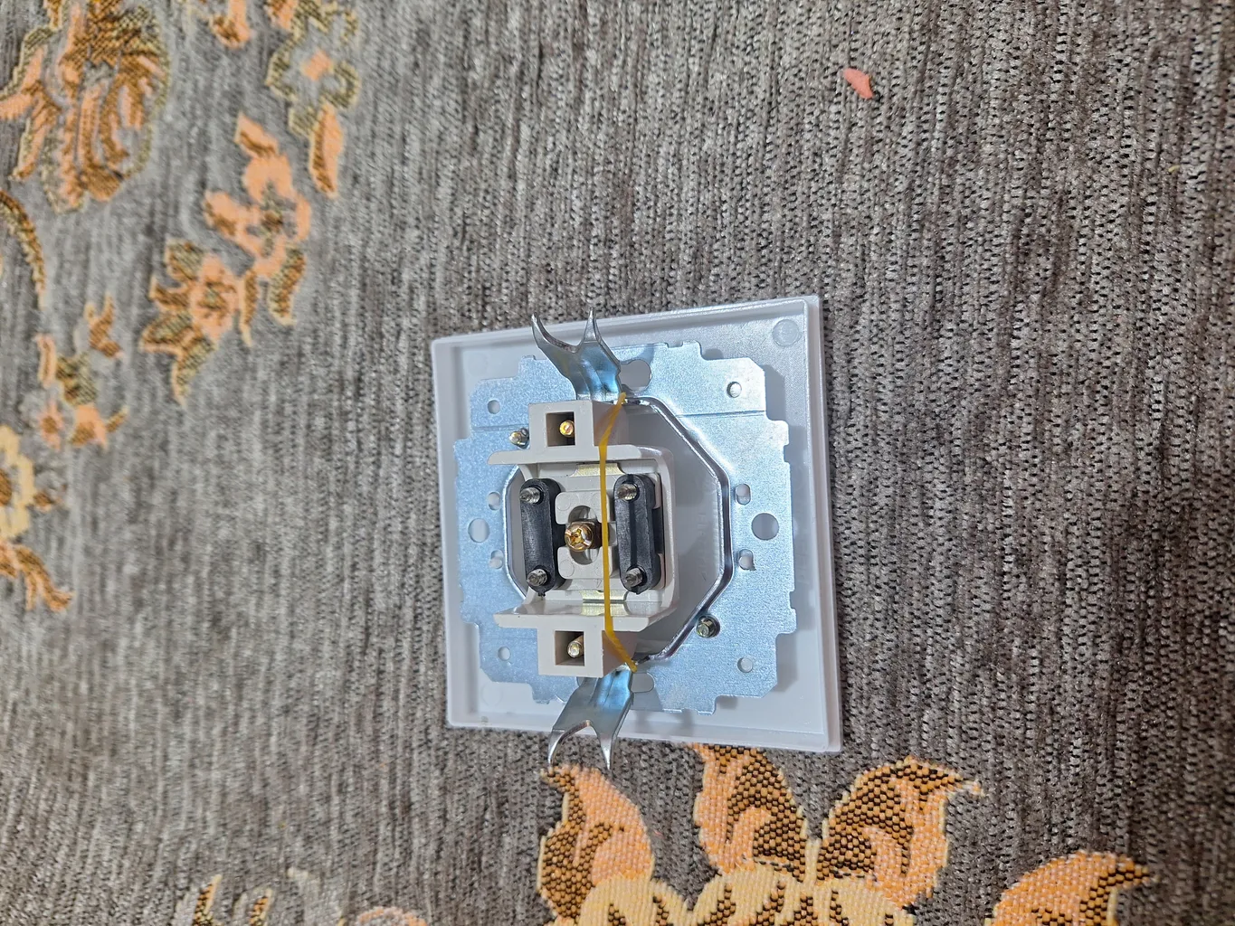 پریز آنتن بهداد الکتریک مدل ورتکس