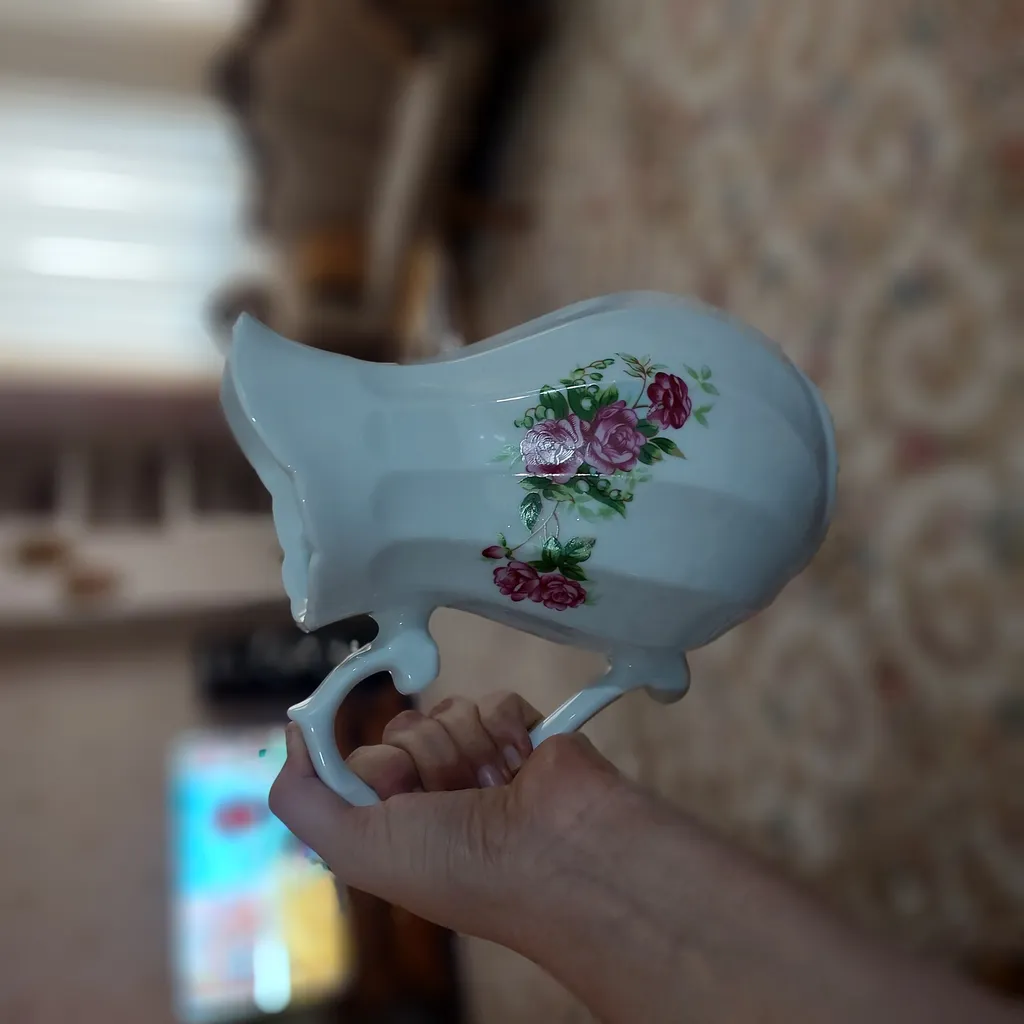 پارچ چینی مدل گل سرخی