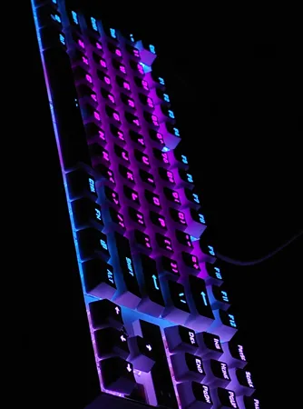 کیبورد گیمینگ ردراگون مدل K552 Kumara، سوییچ مکانیکال قرمز، Tenkeyless، نورپردازی RGB، قابلیت Anti-Ghosting