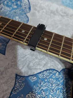 کاپو گیتار مدل بندی کد 7 همراه پیک مجموعه 2 عددی