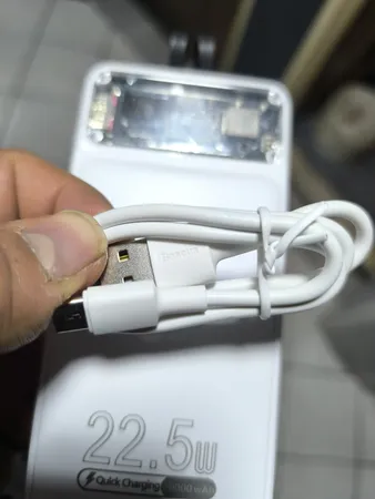 پاوربانک مدل AM-6000 ظرفیت 20000 میلی آمپر ساعت