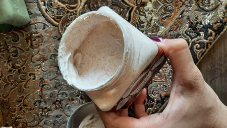 اسکراب لایه بردار پوست مکس لیدی مدل Coconut حجم 300 میلی لیتر