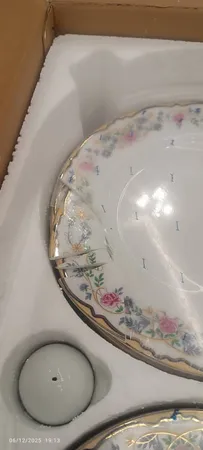 سرویس غذا خوری 28 پارچه چینی زرین ایران سری ایتالیا اف مدل گلستان درجه یک