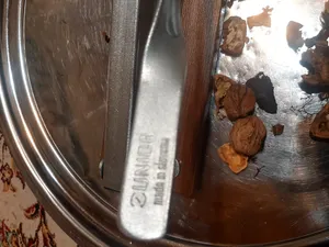 تجریه خرید گردو شکن یونیور مدل Professional 300