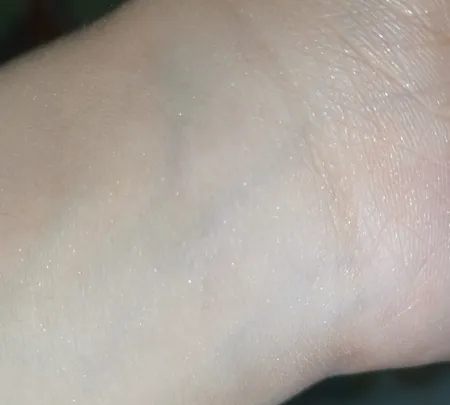 پودر تثبیت کننده آرایش لالا رخ شماره 05