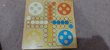 بازی منچ و مارپله تخته چوبی مدل Animals