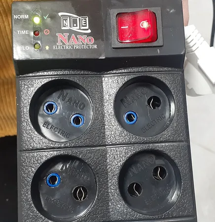 محافظ ولتاژ نانو الکتریک مدل 4PRT-3M