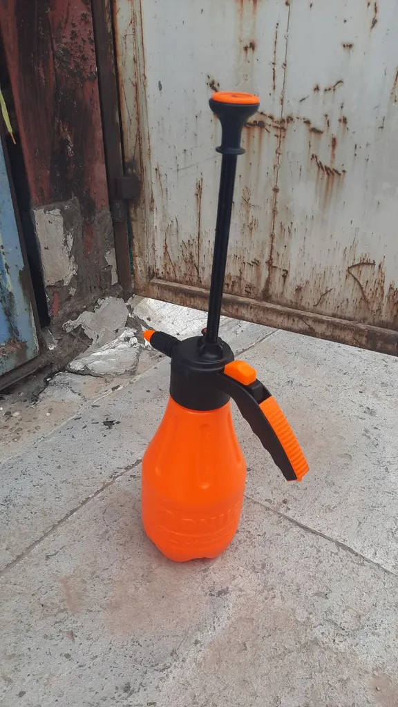 سمپاش رونیک مدل N2 ظرفیت 2 لیتر