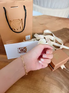 تجریه خرید دستبند طلا 18 عیار زنانه ماوی گالری مدل تیفانی 0.5