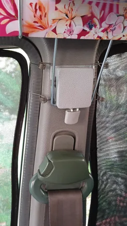 نگهدارنده دستمال کاغذی خودرو طرح فنری