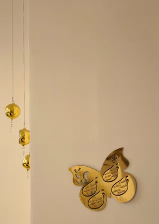 آینه دکوماتوس طرح چهارقل پروانه مدل IND111