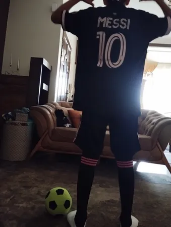 ست سه تکه لباس ورزشی پسرانه مدل اینترمیامی طرح مسی 2024B