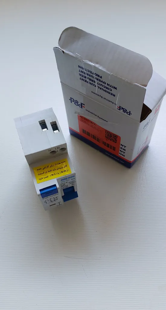 فیوز محافظ جان پارس فانال مدل PFL6-RCBO-C32