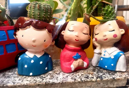 گلدان طرح دختر پاییزی مدل 277