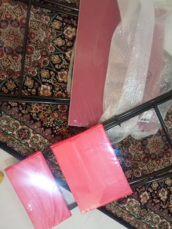 میز و صندلی تحریر تاشو و تنظیم شو باس قرمز