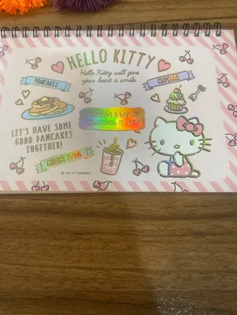 برچسب مدل دفترچه ای به همراه جاکلیدی طرح کرومی مجموعه 17 عددی