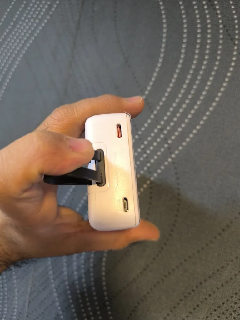 پاوربانک مدل AM-6000 ظرفیت 20000 میلی آمپر ساعت