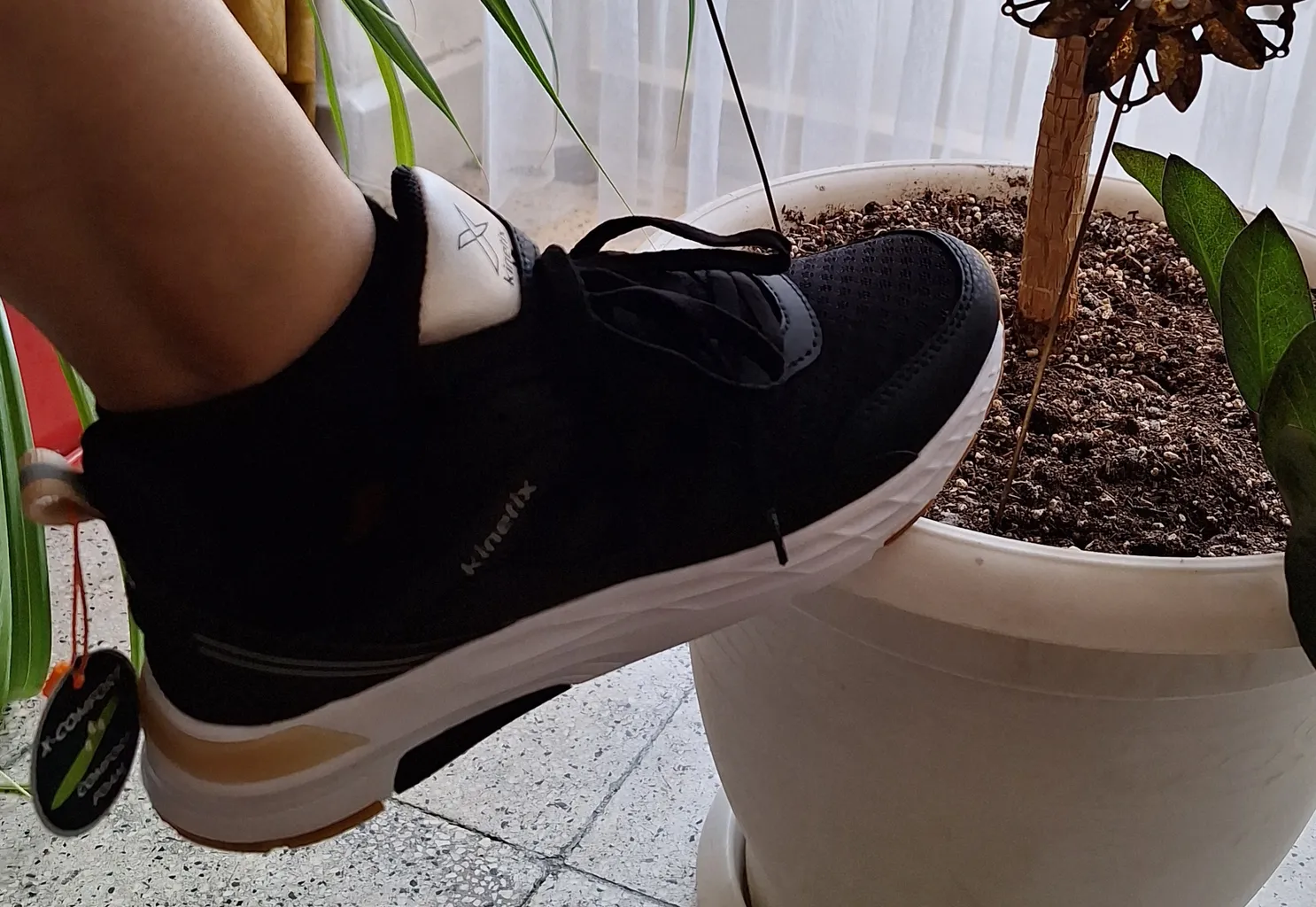 کفش پیاده روی زنانه کینتیکس مدل axion tx w