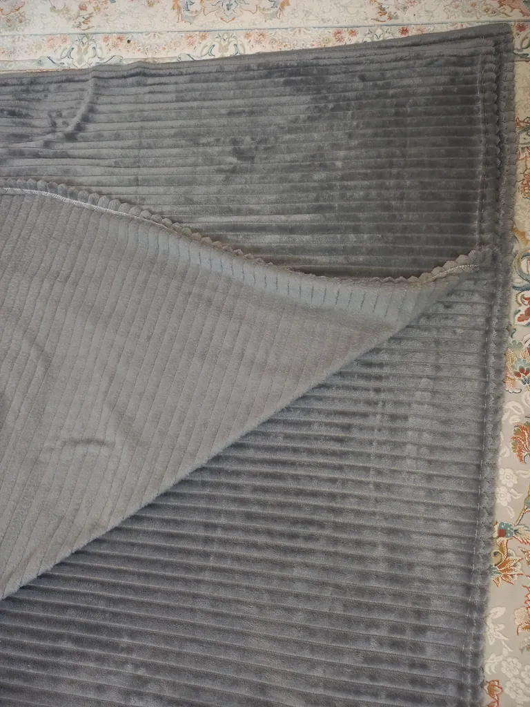 پتو مسافرتی  طرح پلیسه کد P08 سایز 240×200 سانتی متر