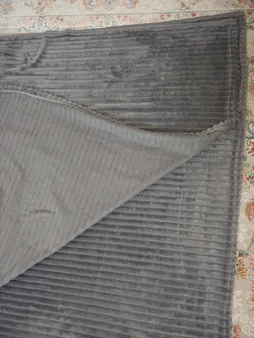 پتو مسافرتی  طرح پلیسه کد P08 سایز 240×200 سانتی متر