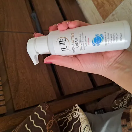 کرم آب رسان ژوت مدل هیدرا اکتیو حجم 120 میلی‌لیتر