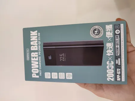 پاوربانک ریمکس مدل RPP-672 ظرفیت 20000 میلی آمپر ساعت