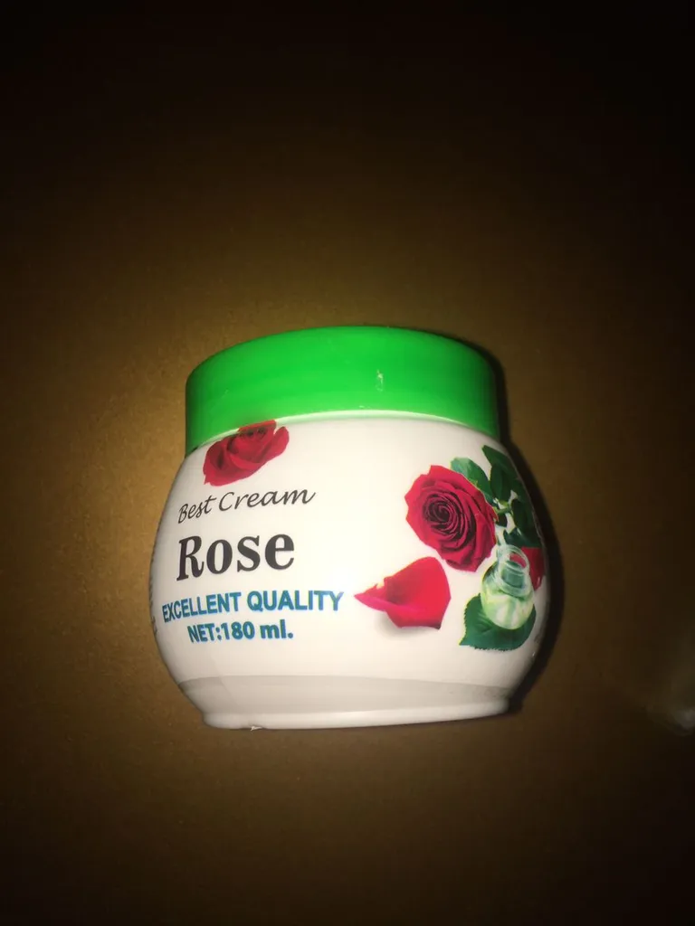 کرم مرطوب کننده اشتنی مدل Rose حجم 180 میلی لیتر