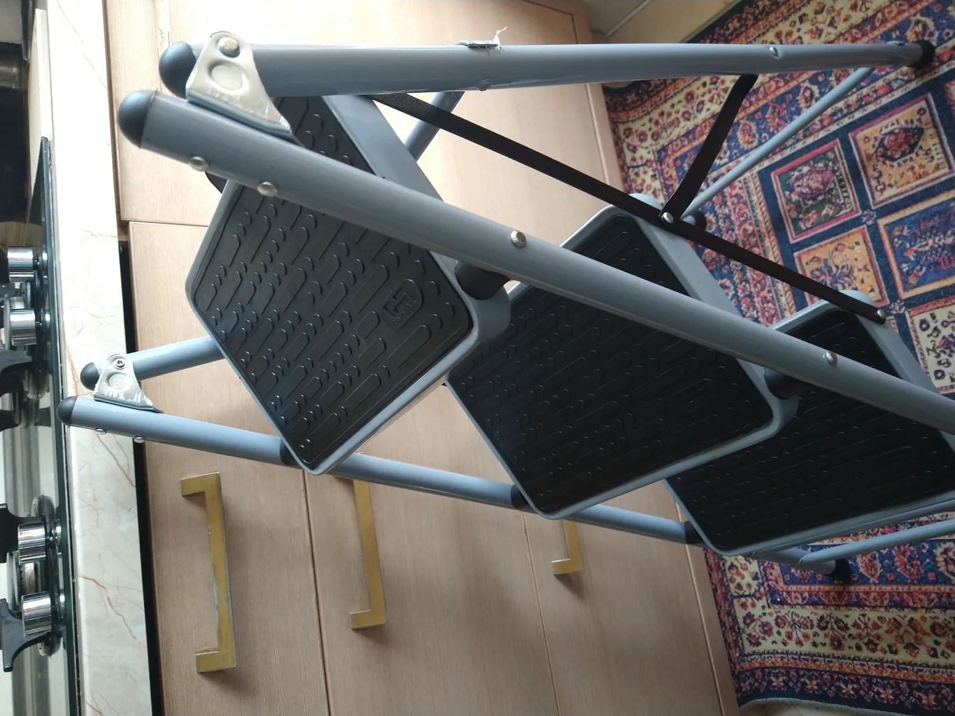 نردبان 3 پله ایران پایه مدل 0004