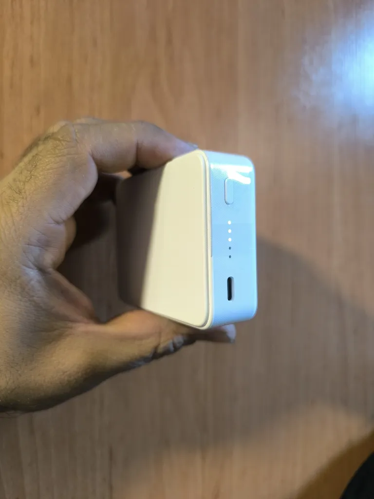 پاوربانک 15 وات ماموکس مدل IP-W ظرفیت 10000 میلی آمپر ساعت