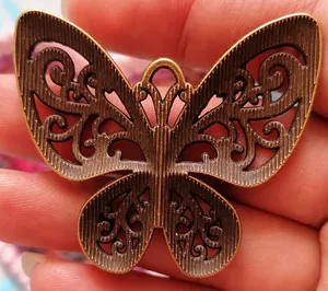 تجریه خرید آویز گردنبند مدل پروانه عاشق کد AG 927