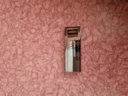 فلش مموری ای دیتا مدل UR340 ظرفیت 64 گیگابایت
