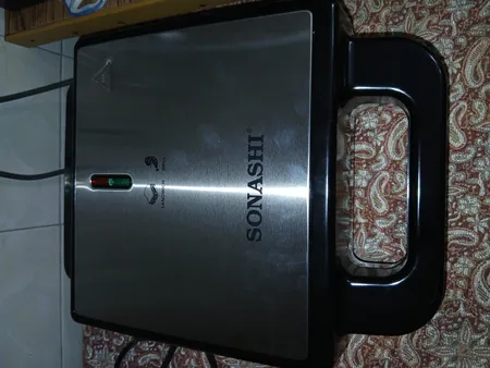 ساندویچ ساز و گریل سوناشی مدل 2 کاره SSM-882