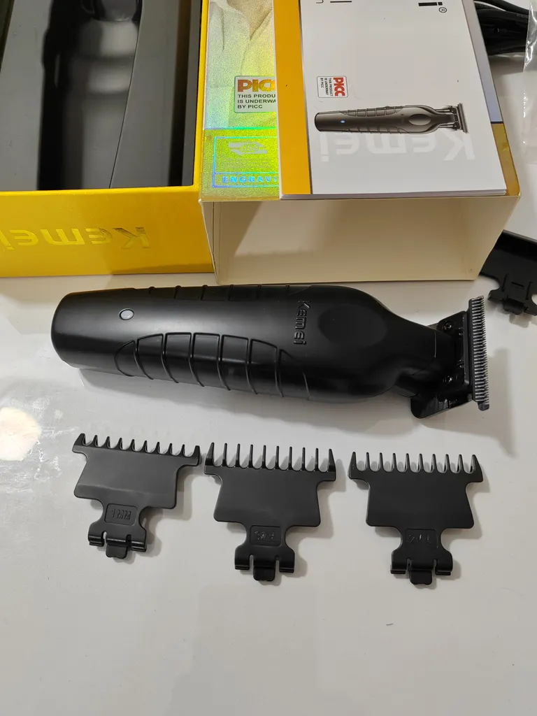 ماشین اصلاح موی صورت و بدن کیمی مدل KM-2299