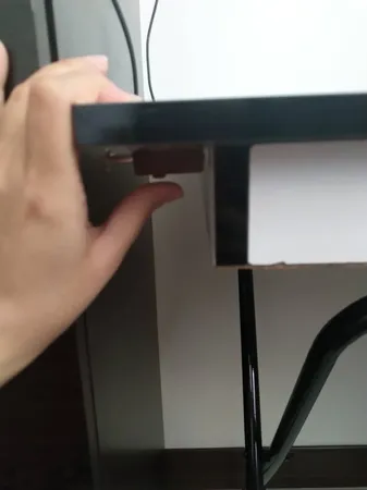 میز تحریر تاشو و تنظیم شو یاس سفید تک باکس دار