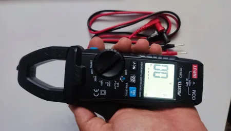 مولتی متر کلمپی دیجیتال مستک مدل CM83D