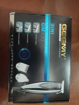 ماشین اصلاح موی سر و صورت و بدن جیمی مدل GM-830، اصلاح به صورت خط زن، قابلیت تنظیم سرعت، منبع انرژی با آداپتور برق، تکنولوژی اصلاح به صورت برش مستقیم، اندازه اصلاح 0.2 میلی‌متر، به‌همراه برس تمیزکننده