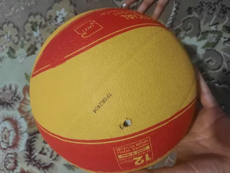 توپ والیبال بتا مدل PVBR5-MKS سایز 5