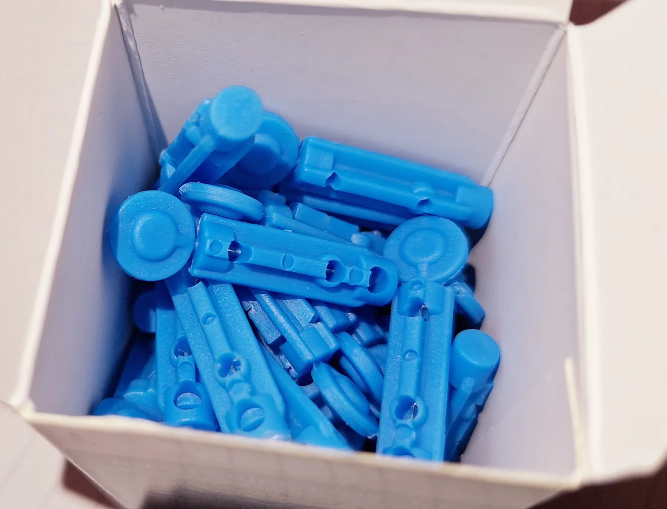 سوزن تست قند خون فریسنس مدل 30G بسته 50 عددی